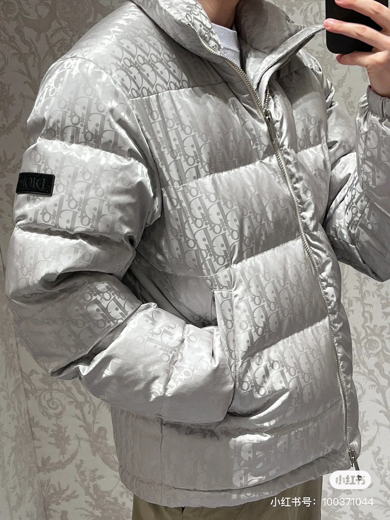 디올 여자 패딩