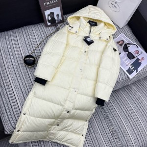 프라다 여자 패딩