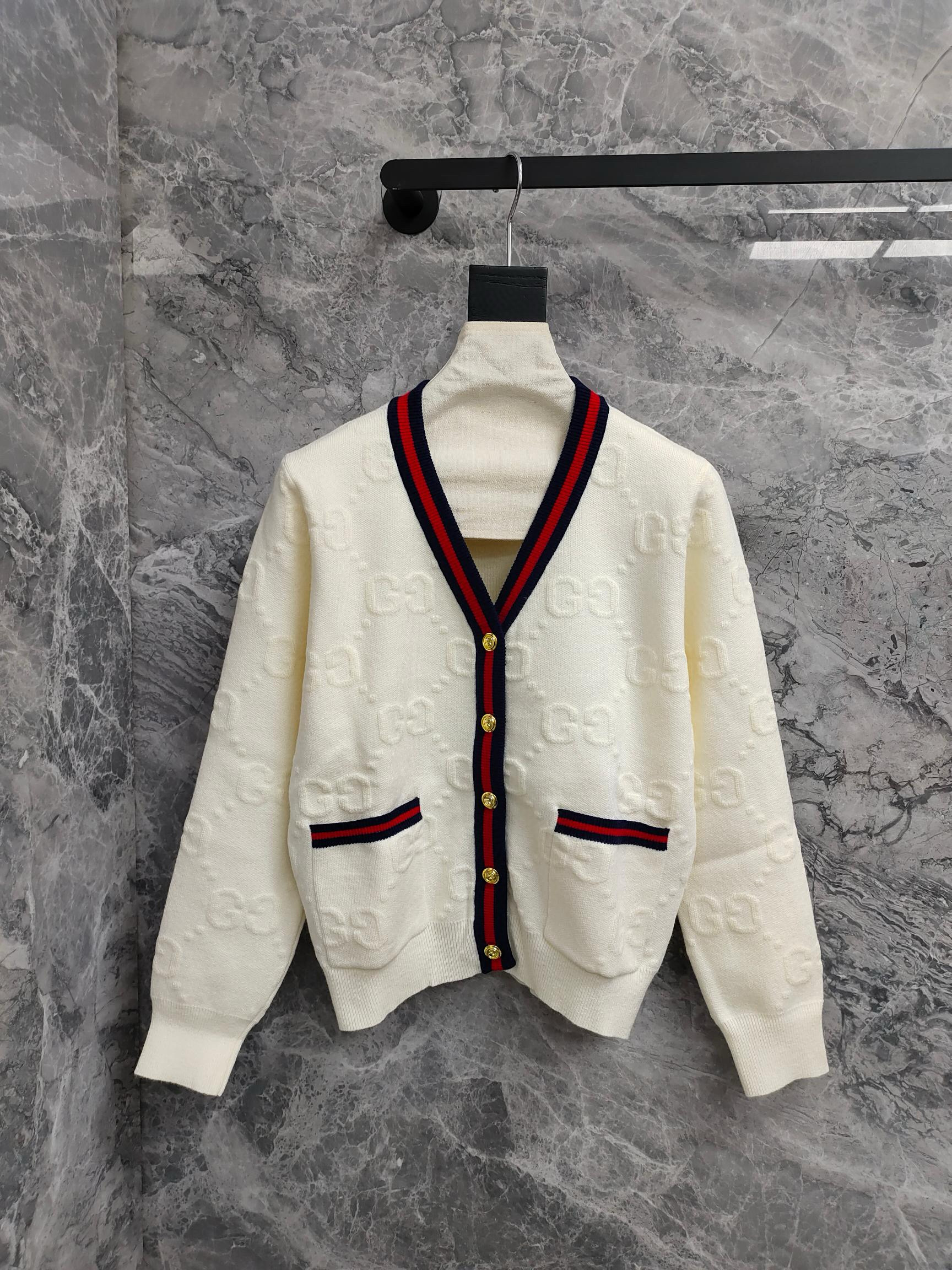 구찌 여자 가디건