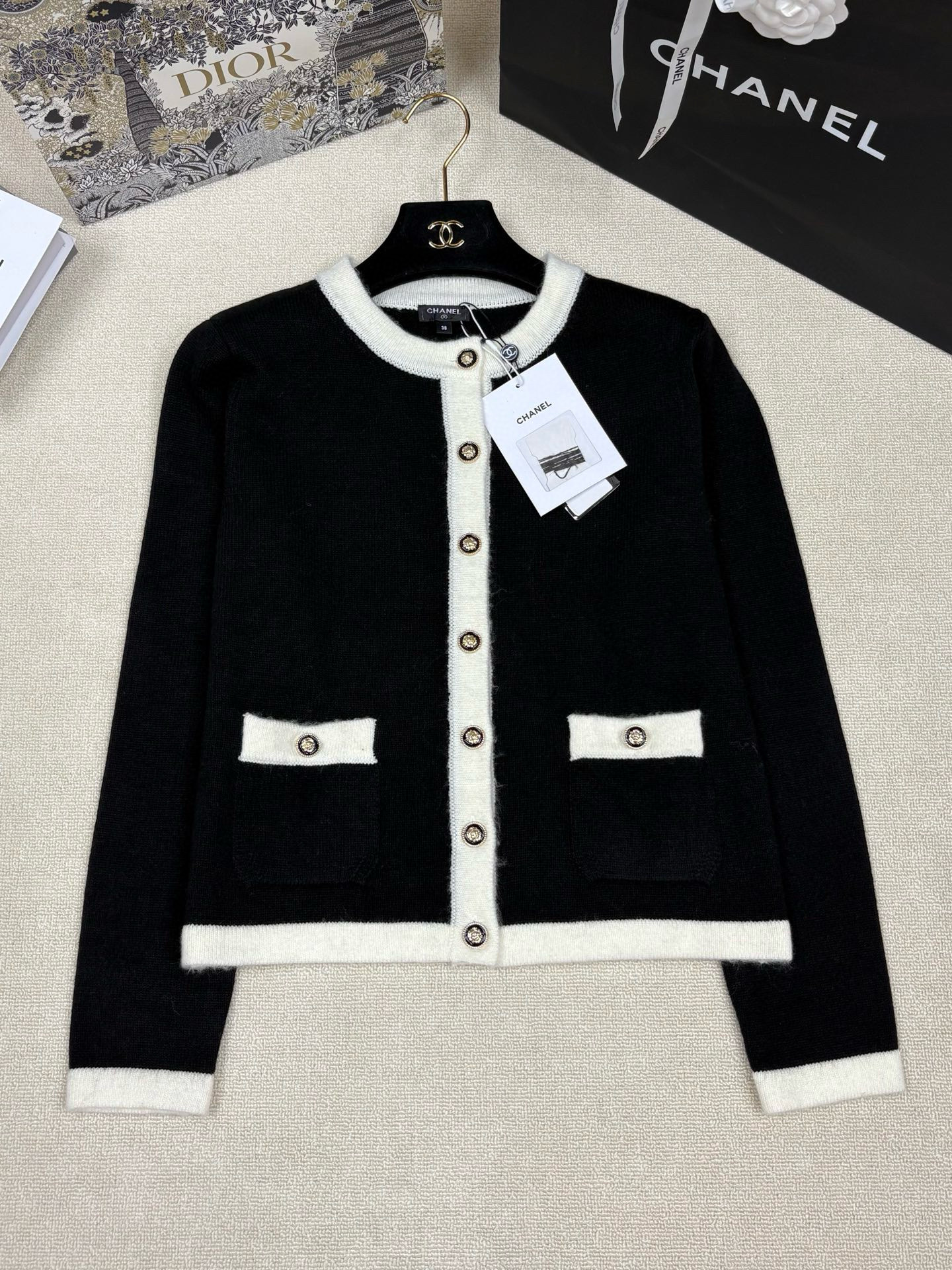 샤넬 여자 가디건