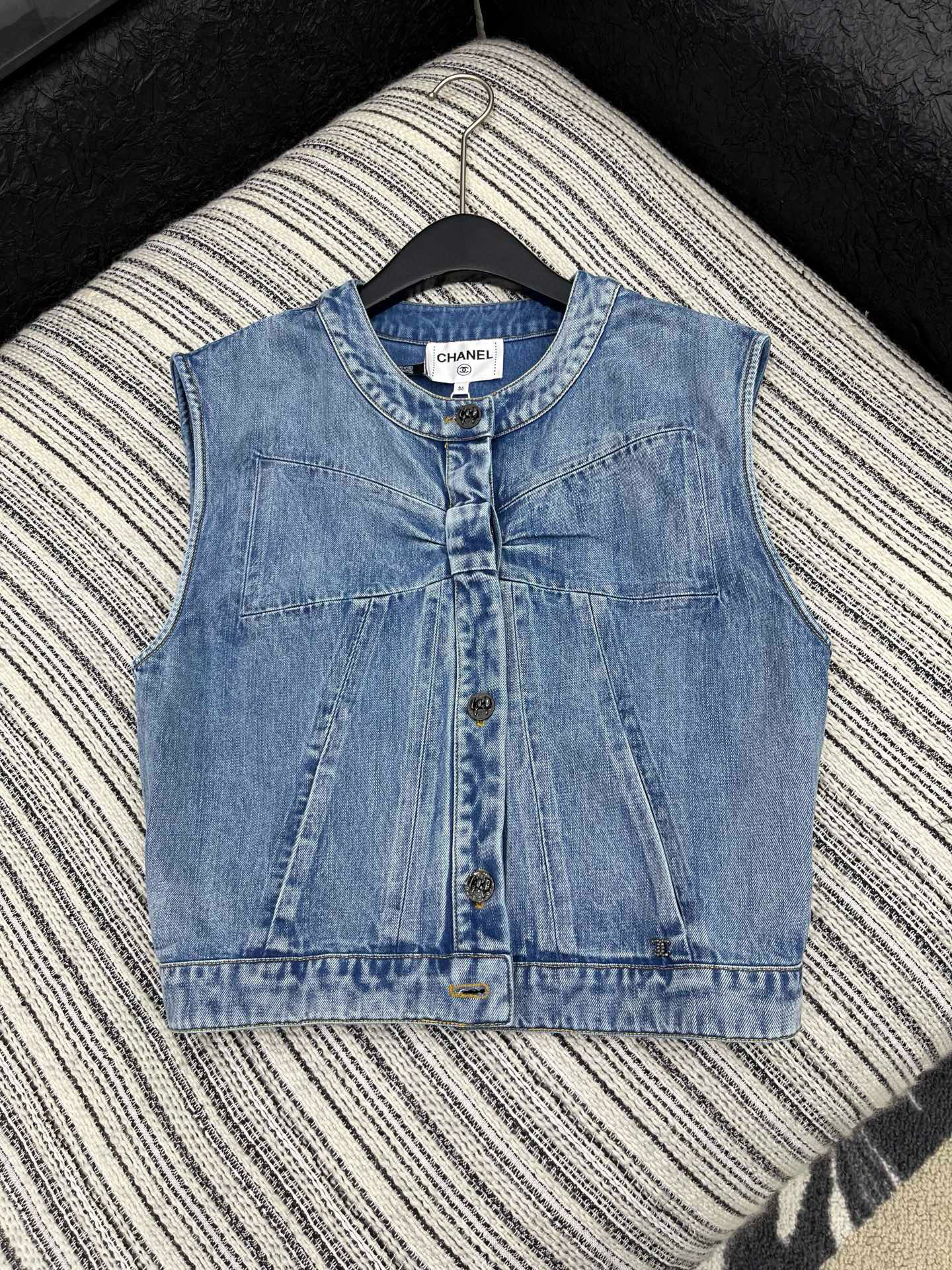 샤넬 여자 조끼