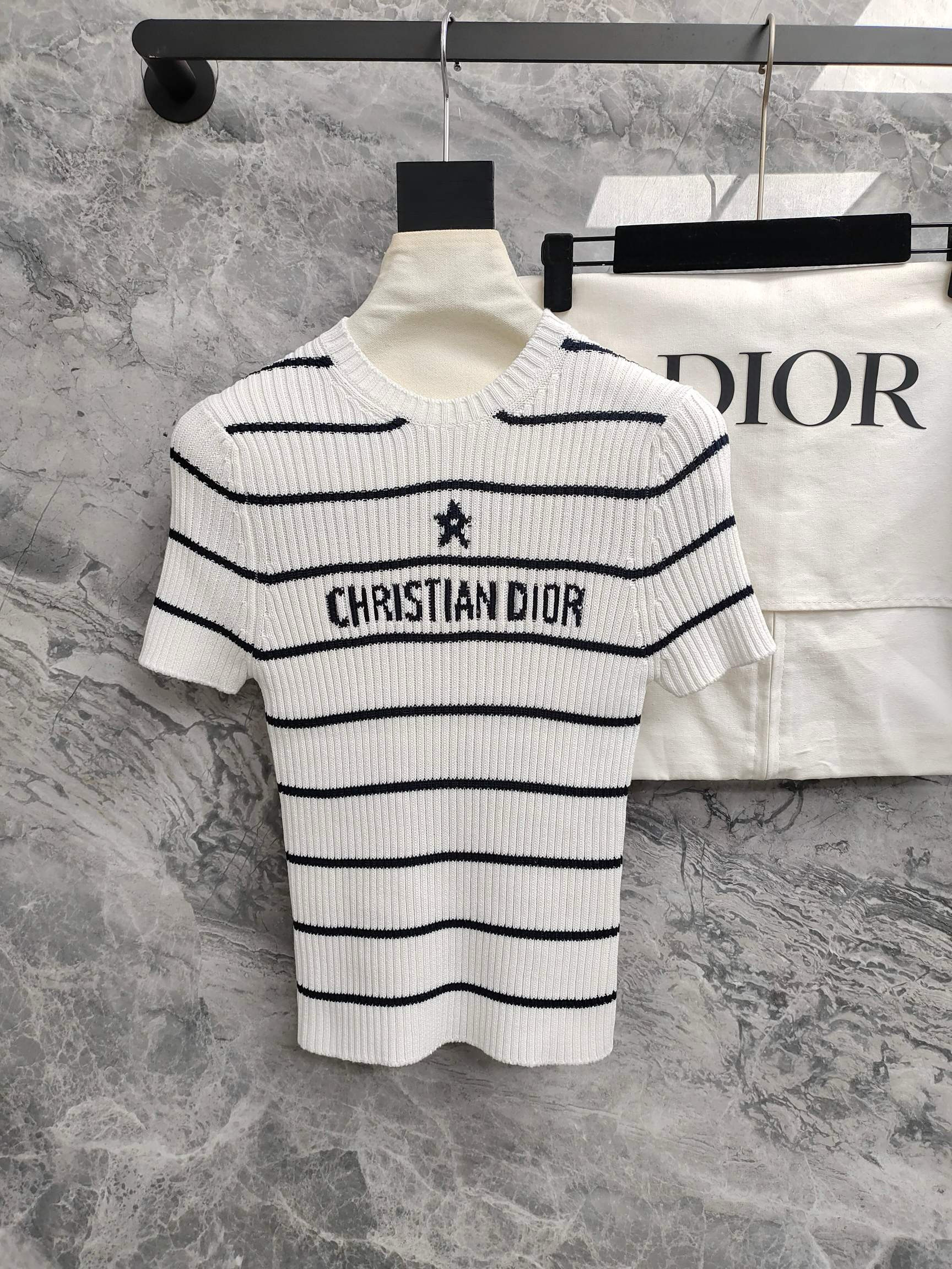 디올 여자 반팔