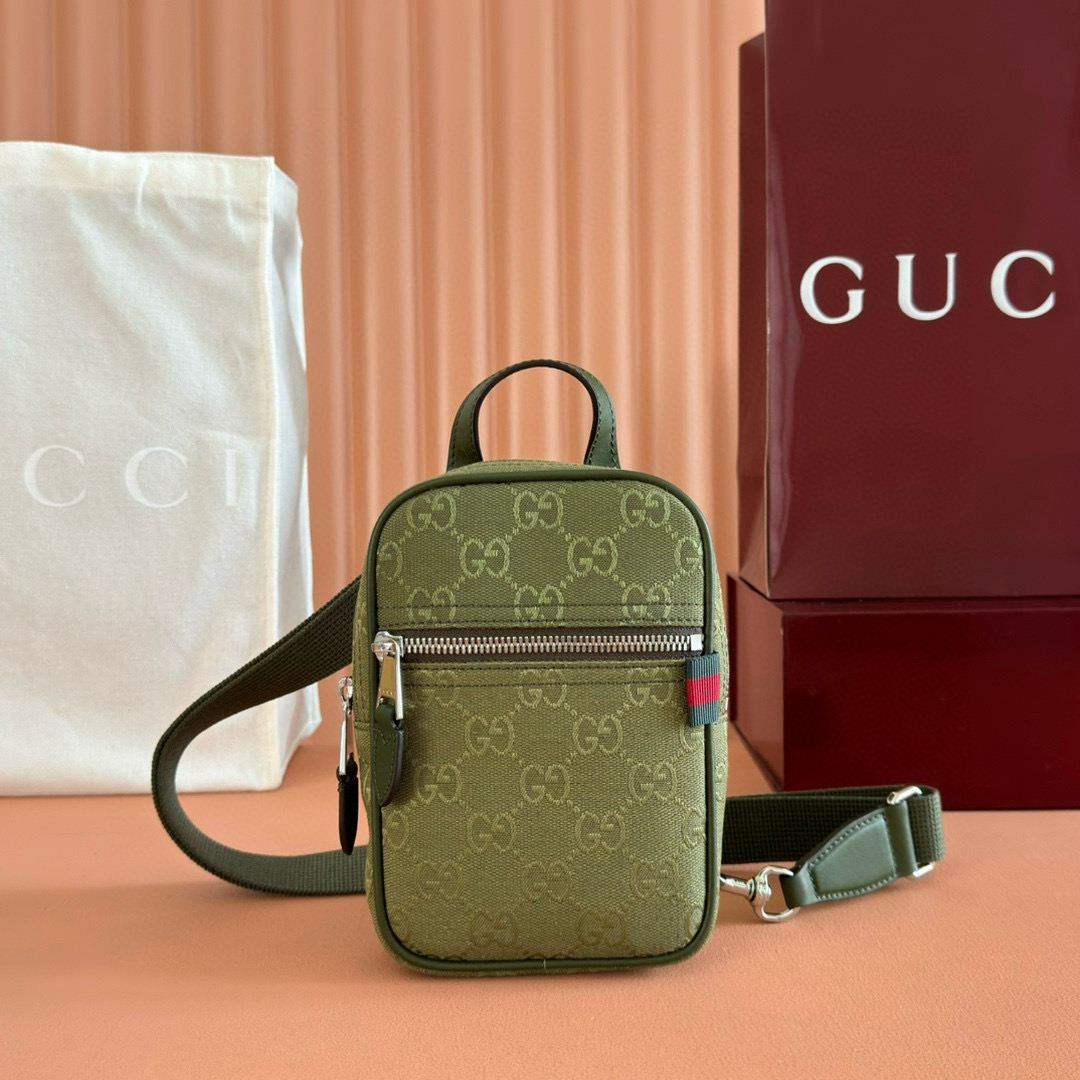 구찌 834258 슬링백 남자가방