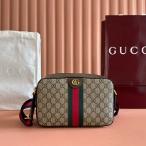 구찌 767190 남자가방