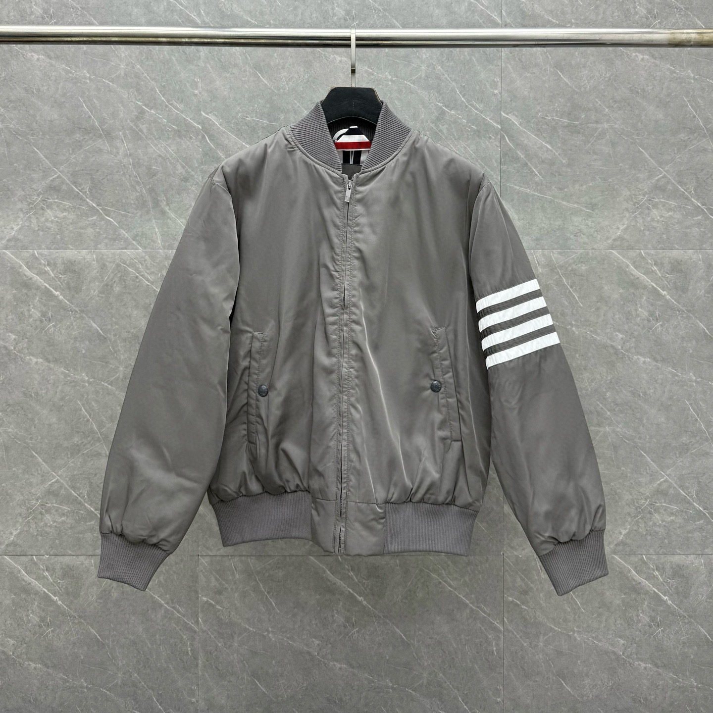 톰브라운 남녀공용 패딩