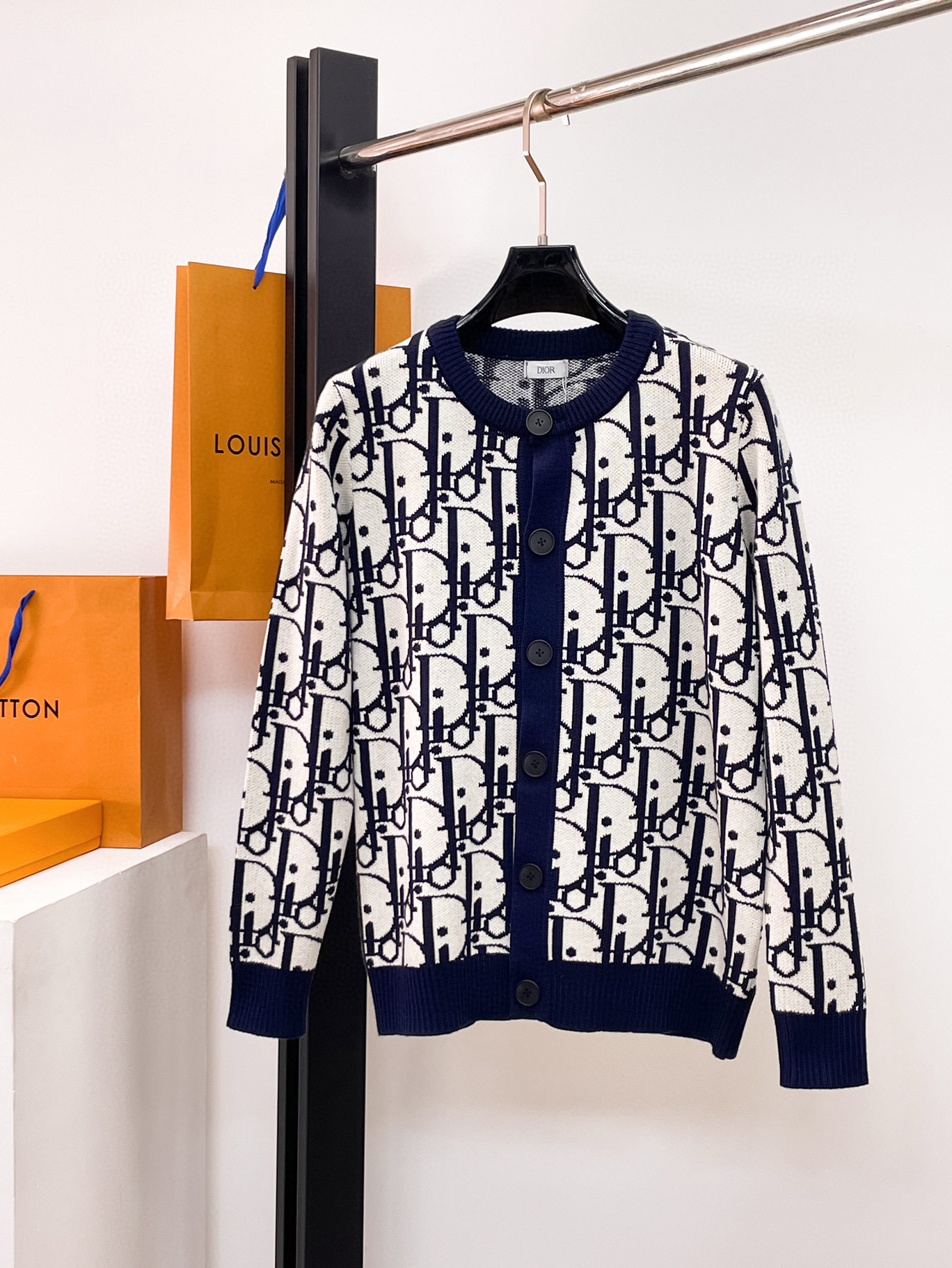 디올 남자 니트