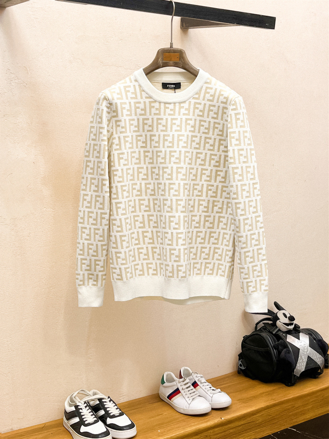 펜디 남자 니트