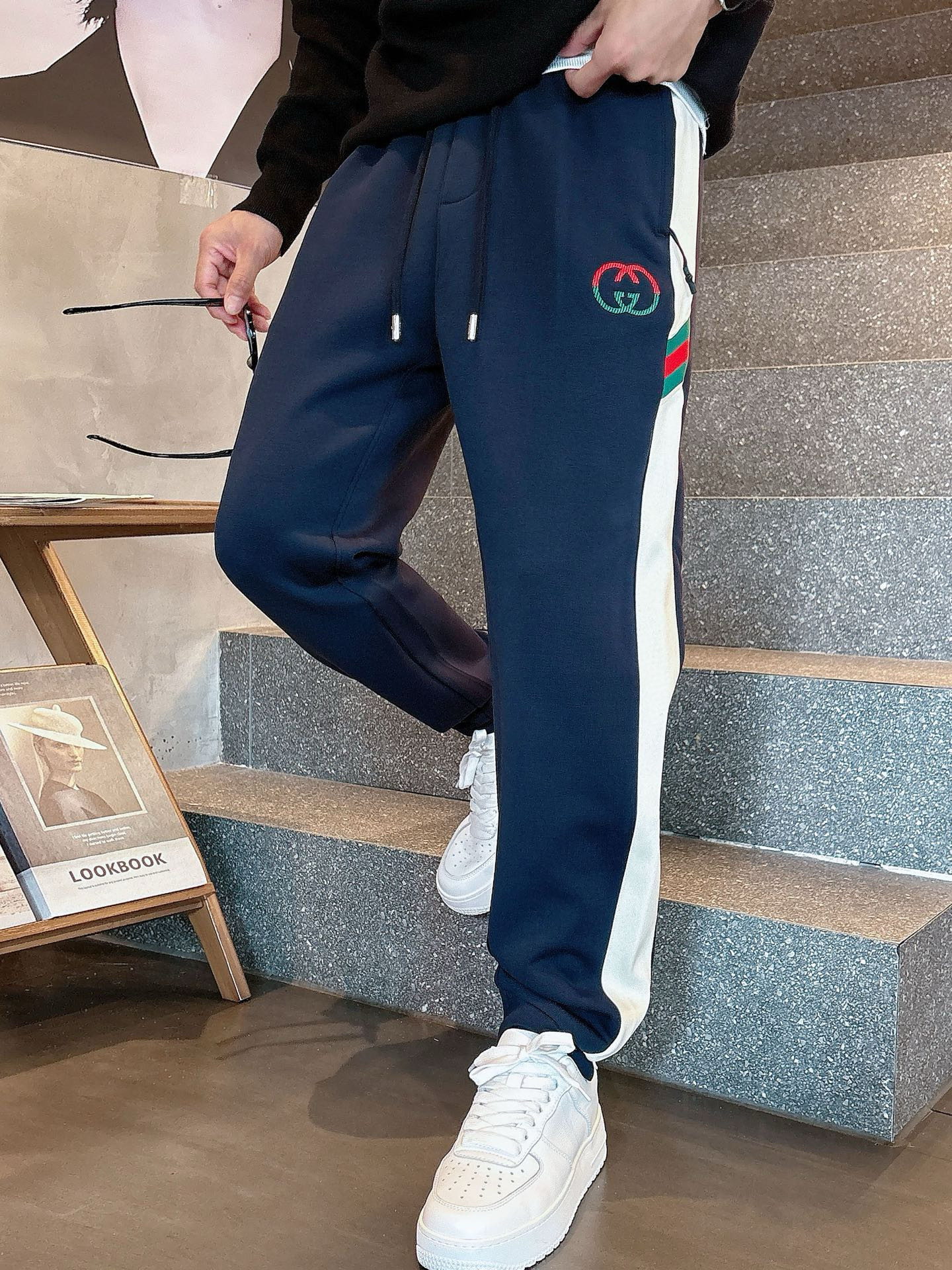 구찌 남자 바지