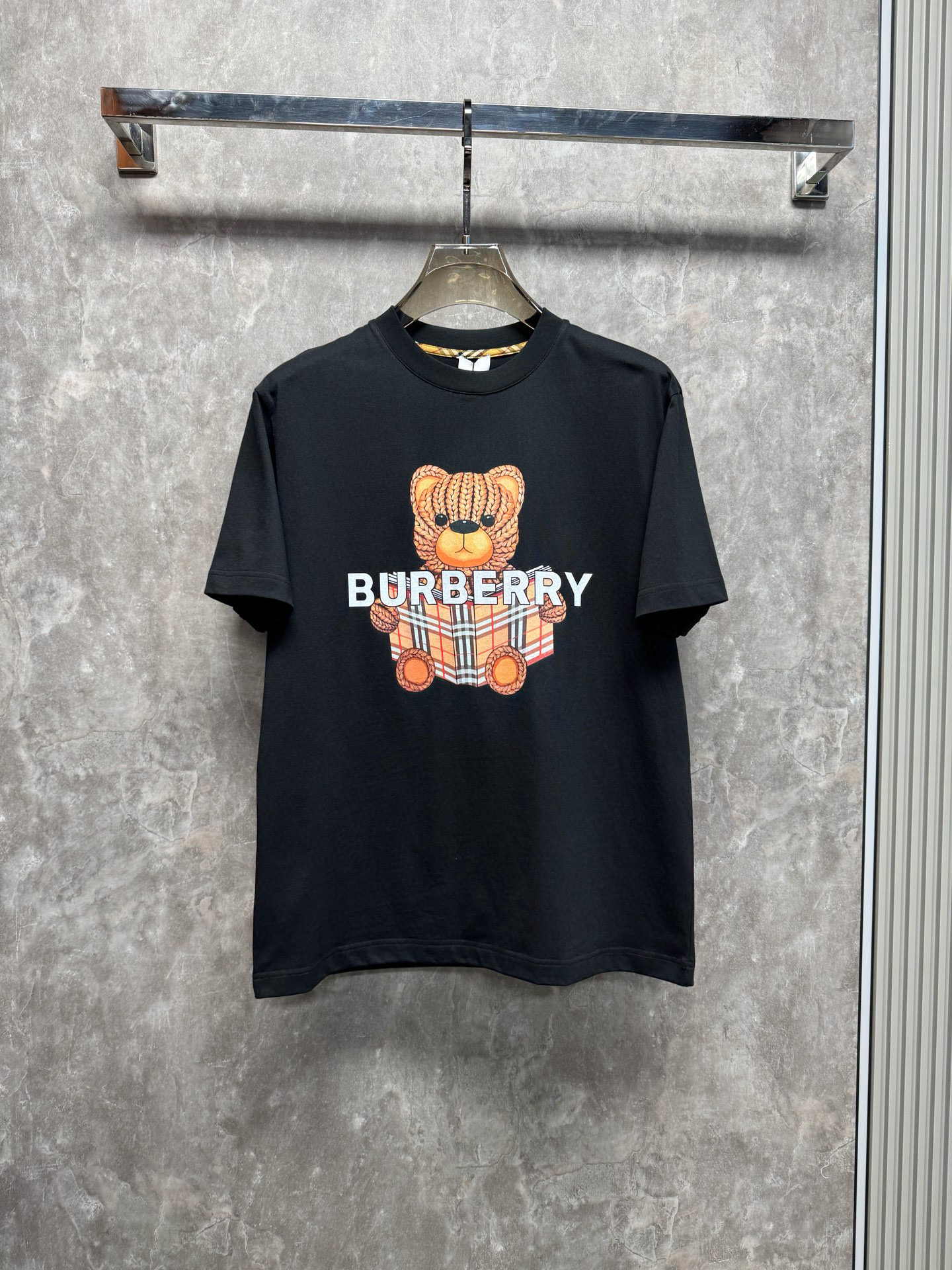 버버리 남자 반팔티