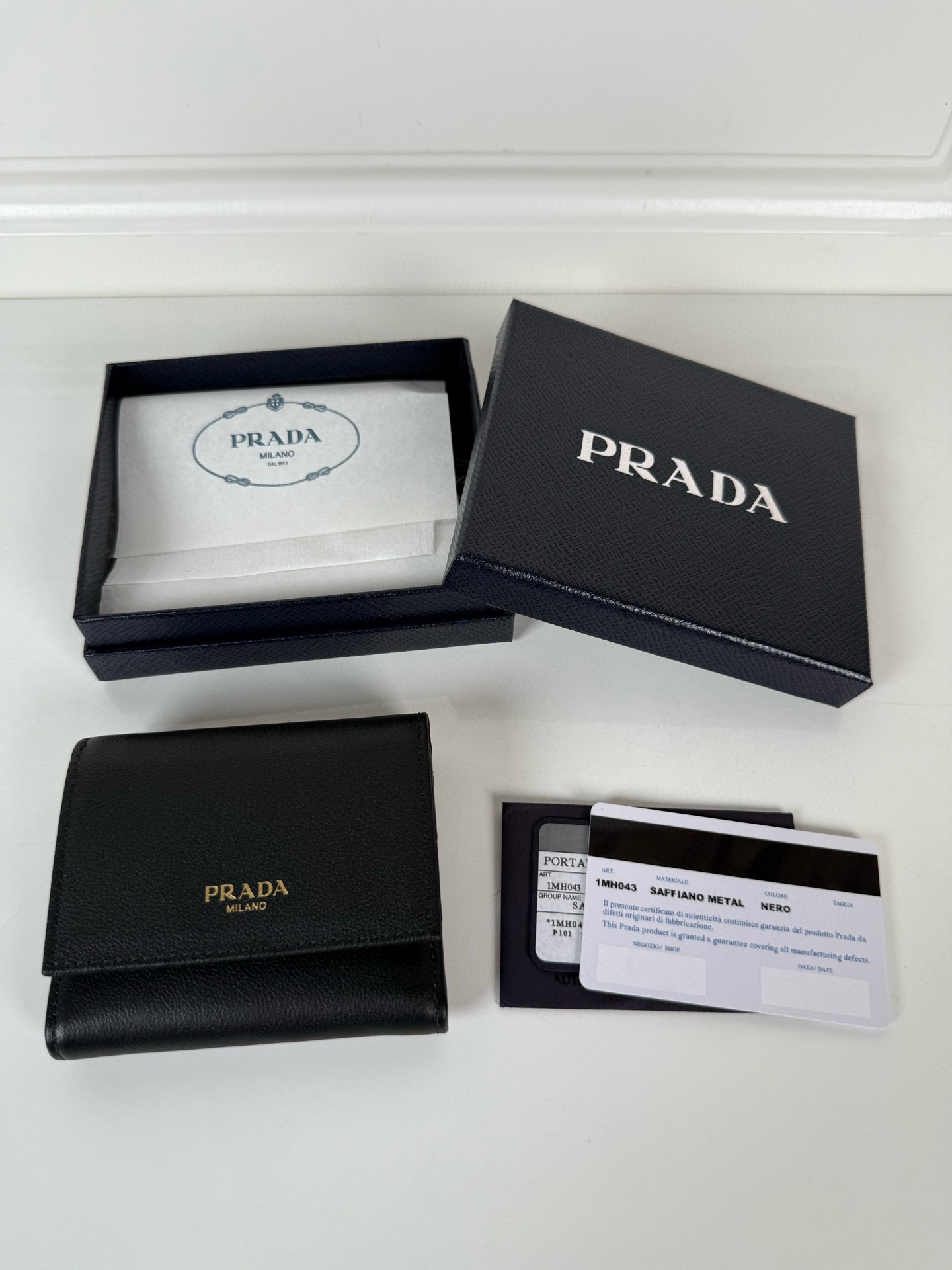 프라다 1MH043 여자 반지갑
