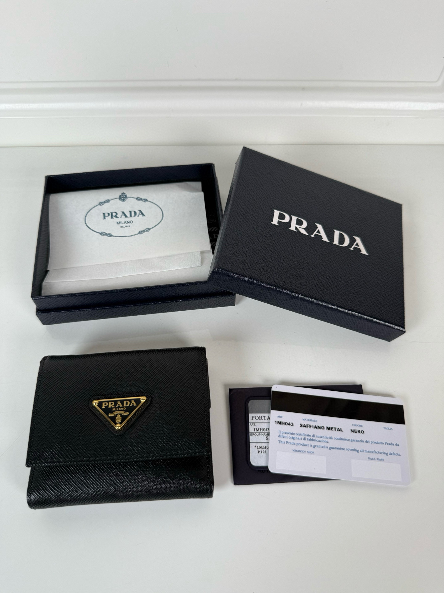 프라다 1MH043 여자 반지갑